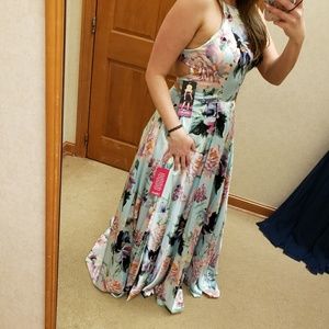 Blondie nites floral gown